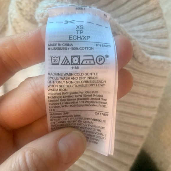 NWT Gap Crewneck Cableknit Sweater Xsmall. Oatmeal. - Picture 6 of 9